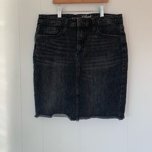 Universal Thread black jean skirt